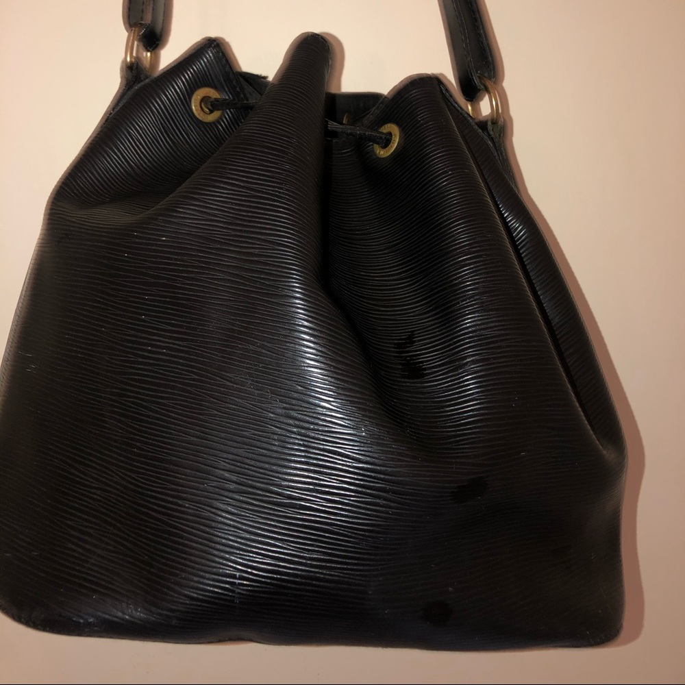 Louis vuitton bucket bag